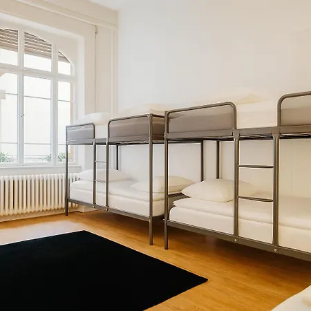 Charmante In Denkmalgeschuetzter Appartement *