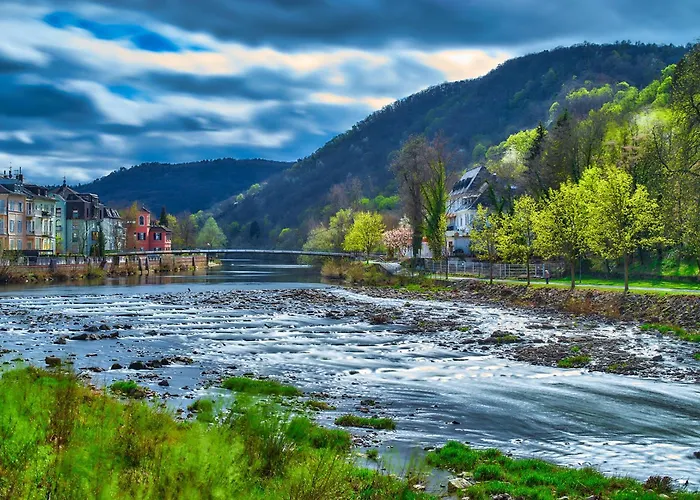 Charmante In Denkmalgeschuetzter 巴特克罗伊茨纳赫